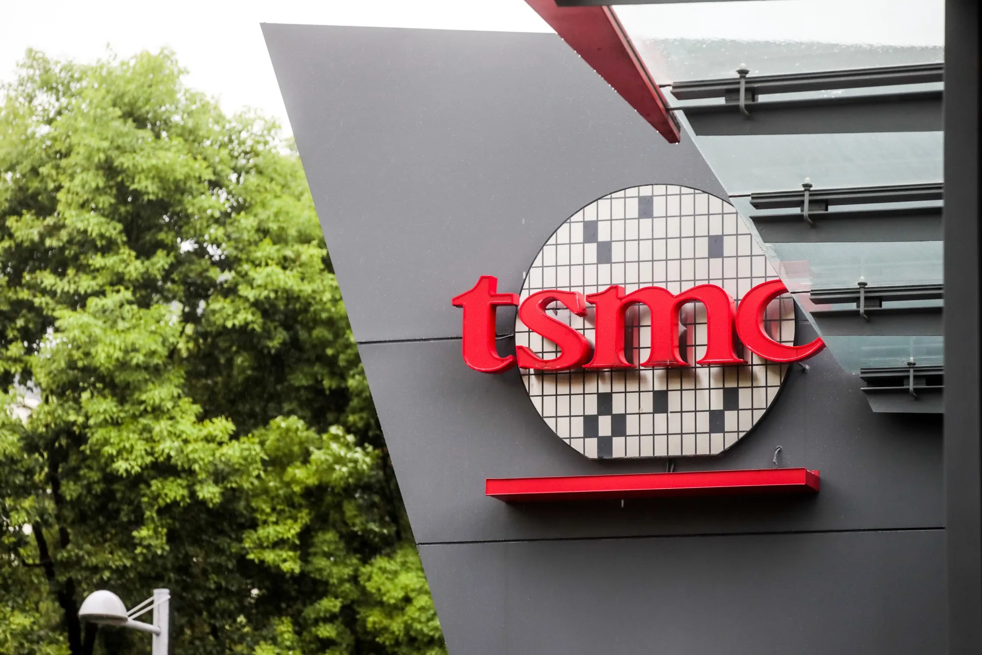 TSMC aandeel profiteert volop van AI vraag, dit maakt het bedrijf zo sterk