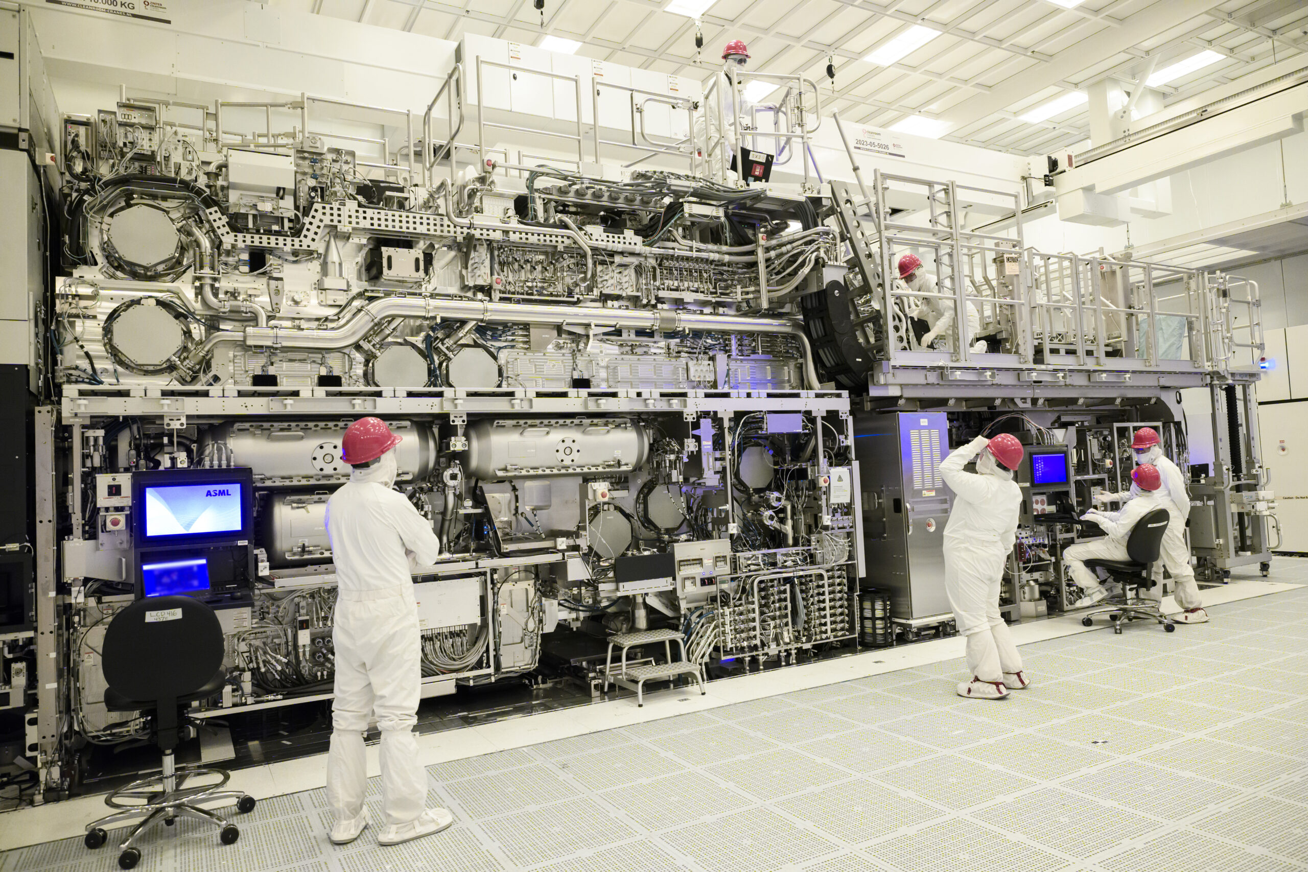 De machines van ASML, die ruim 400 miljoen per stuk kosten: