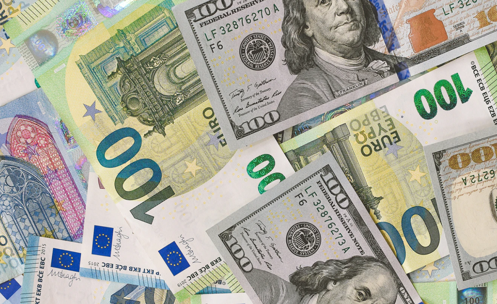 Cash aanhouden lijkt veilig, maar kost je rendement