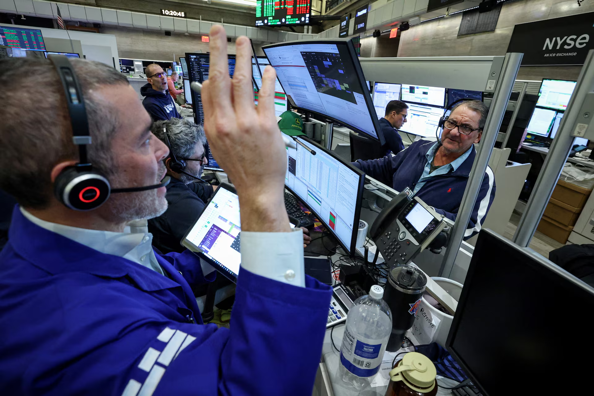Wall Street sluit hoger dankzij sterke bankresultaten en chiprally
