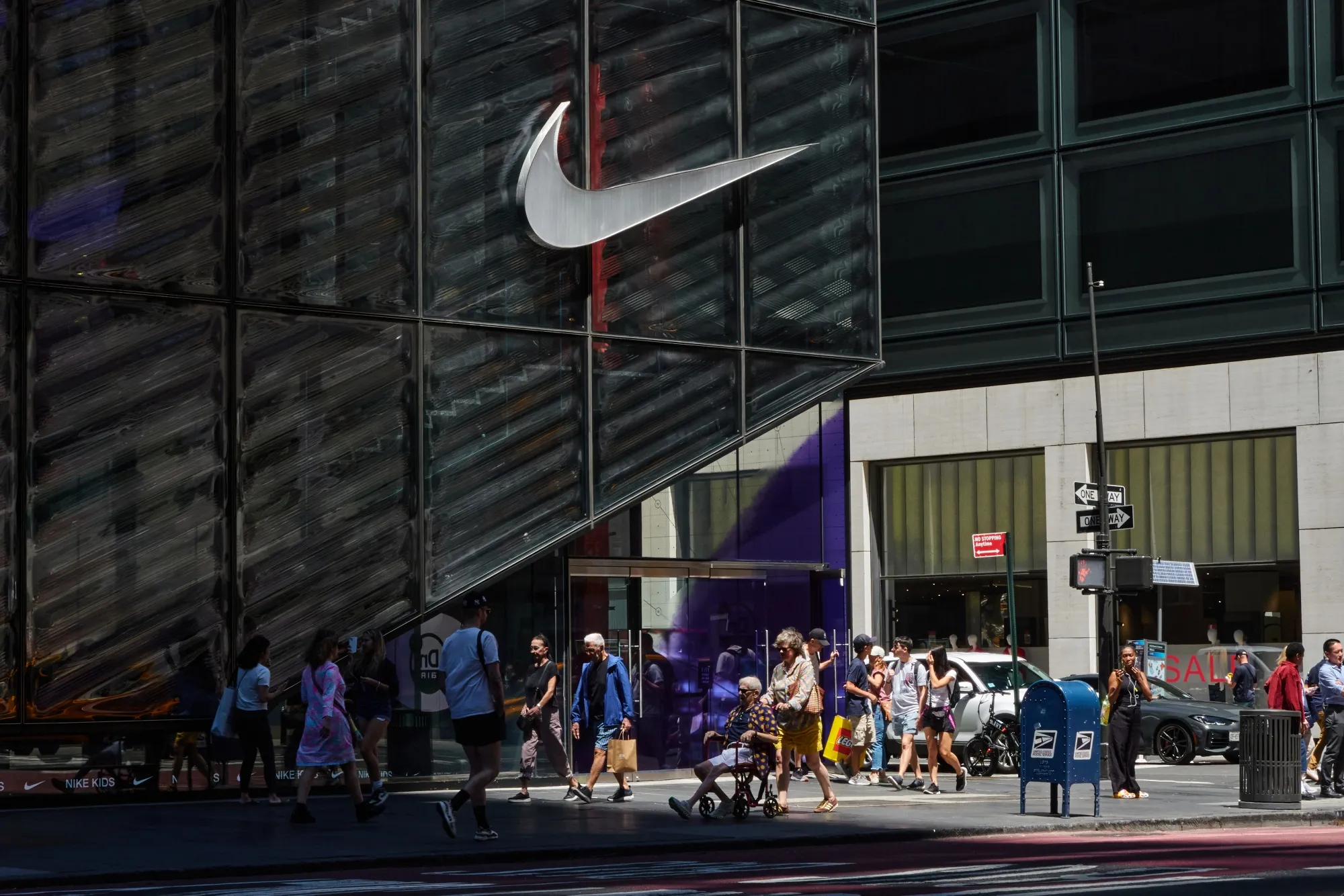 Nike verliest grip: groei hapert, marges krimpen en concurrentie wint terrein