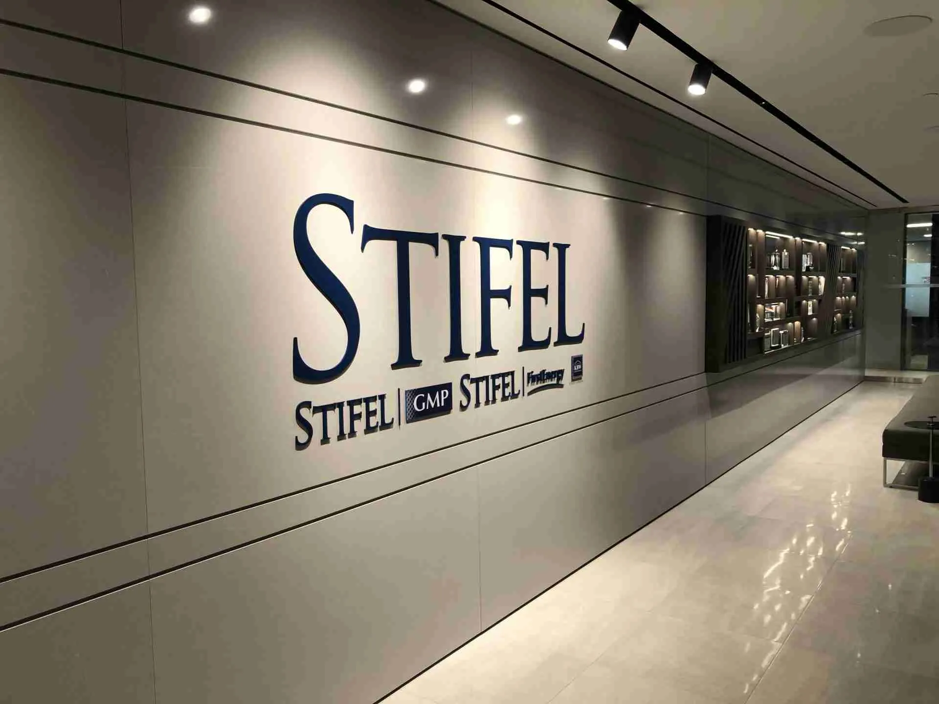 Stifel herkent oude signalen en blijft voorzichtig over bitcoin.