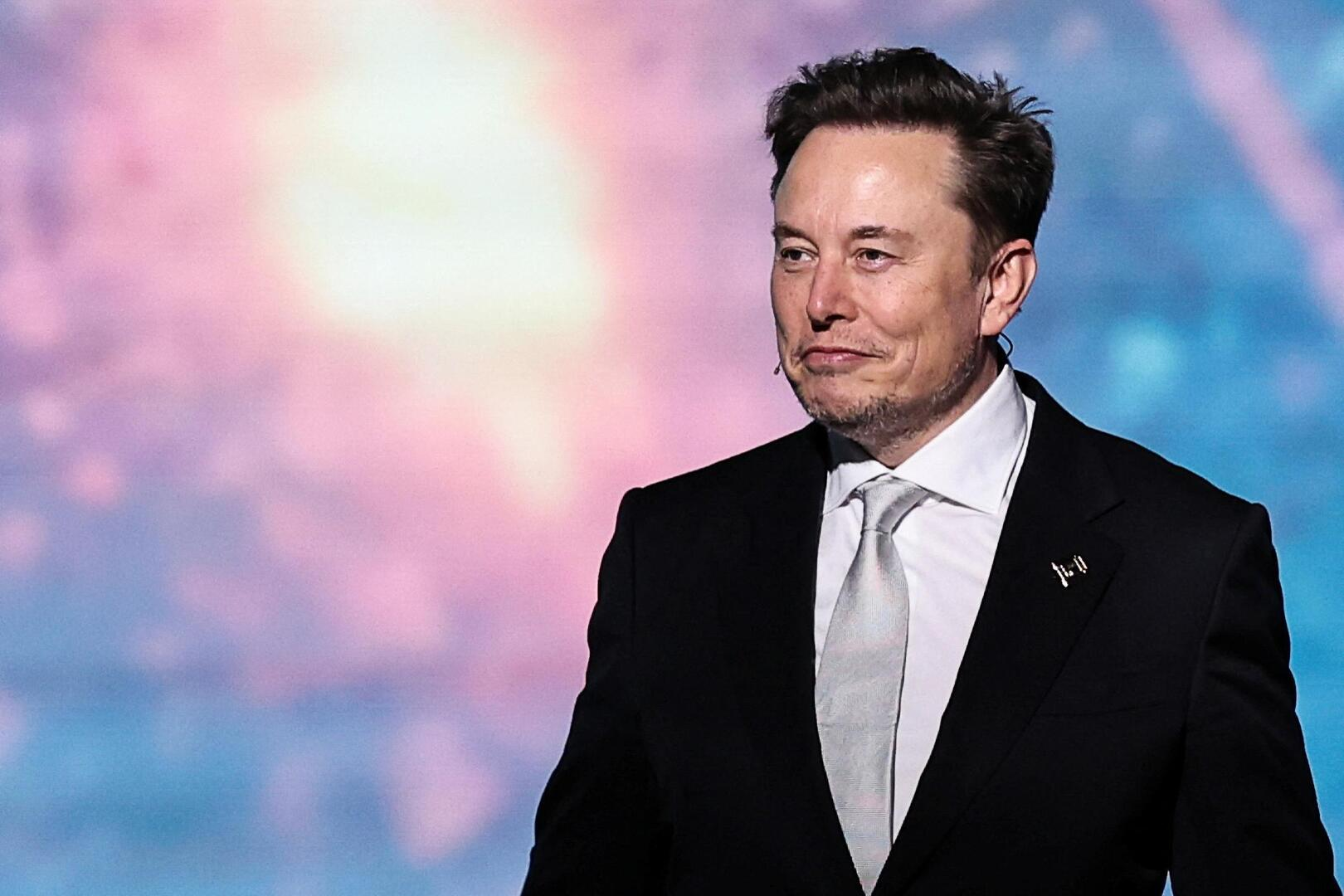 Elon Musk wil van Tesla het grootste techbedrijf ter wereld maken met robotaxi’s en robots: