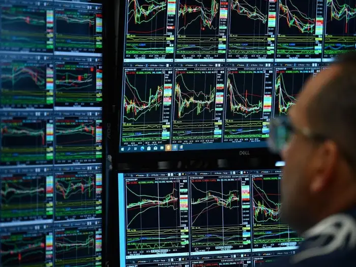 Wall Street reageert voorzichtig op groeizorgen en renteverwachtingen