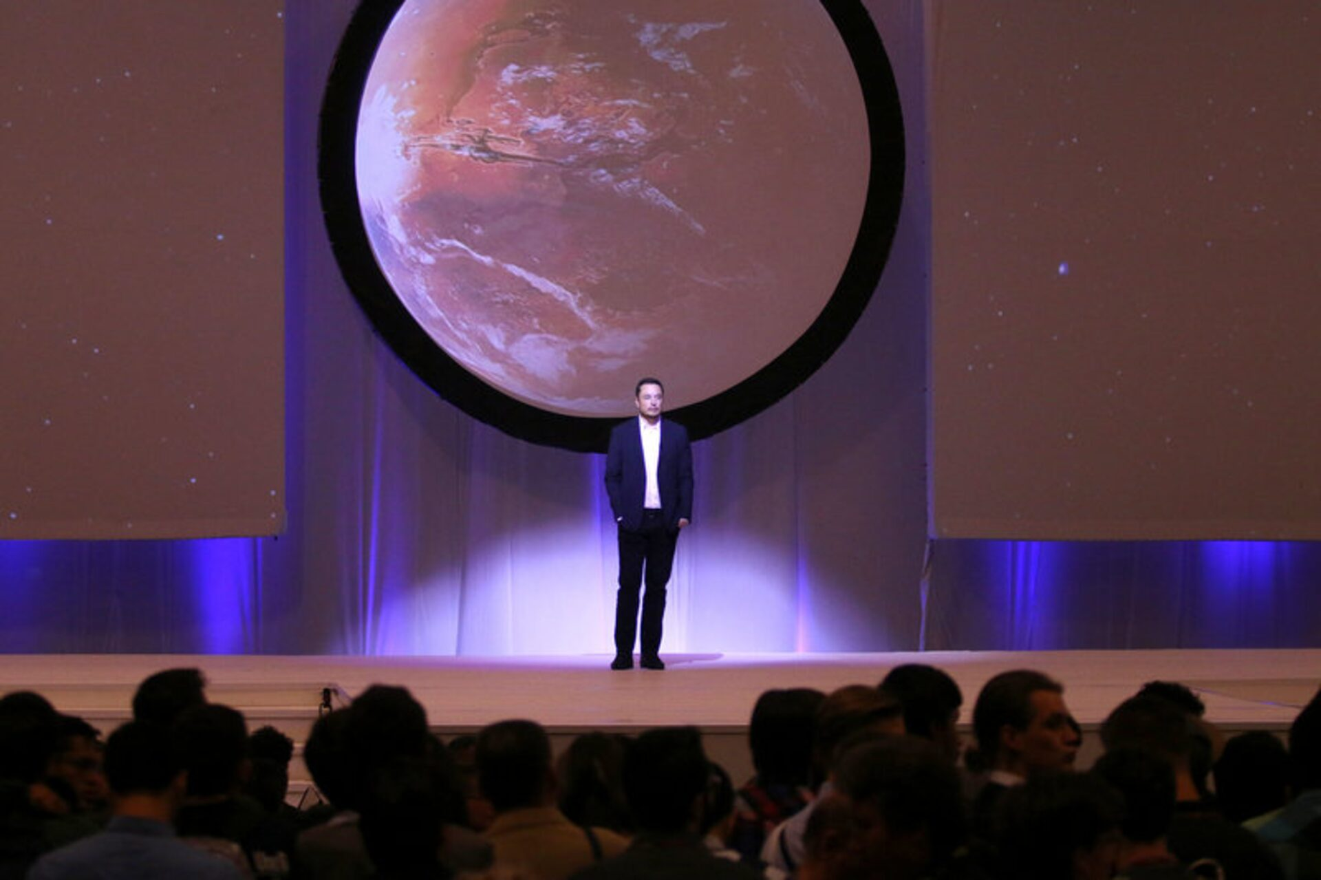 Elon Musk presenteert plannen voor menselijke kolonisatie van Mars