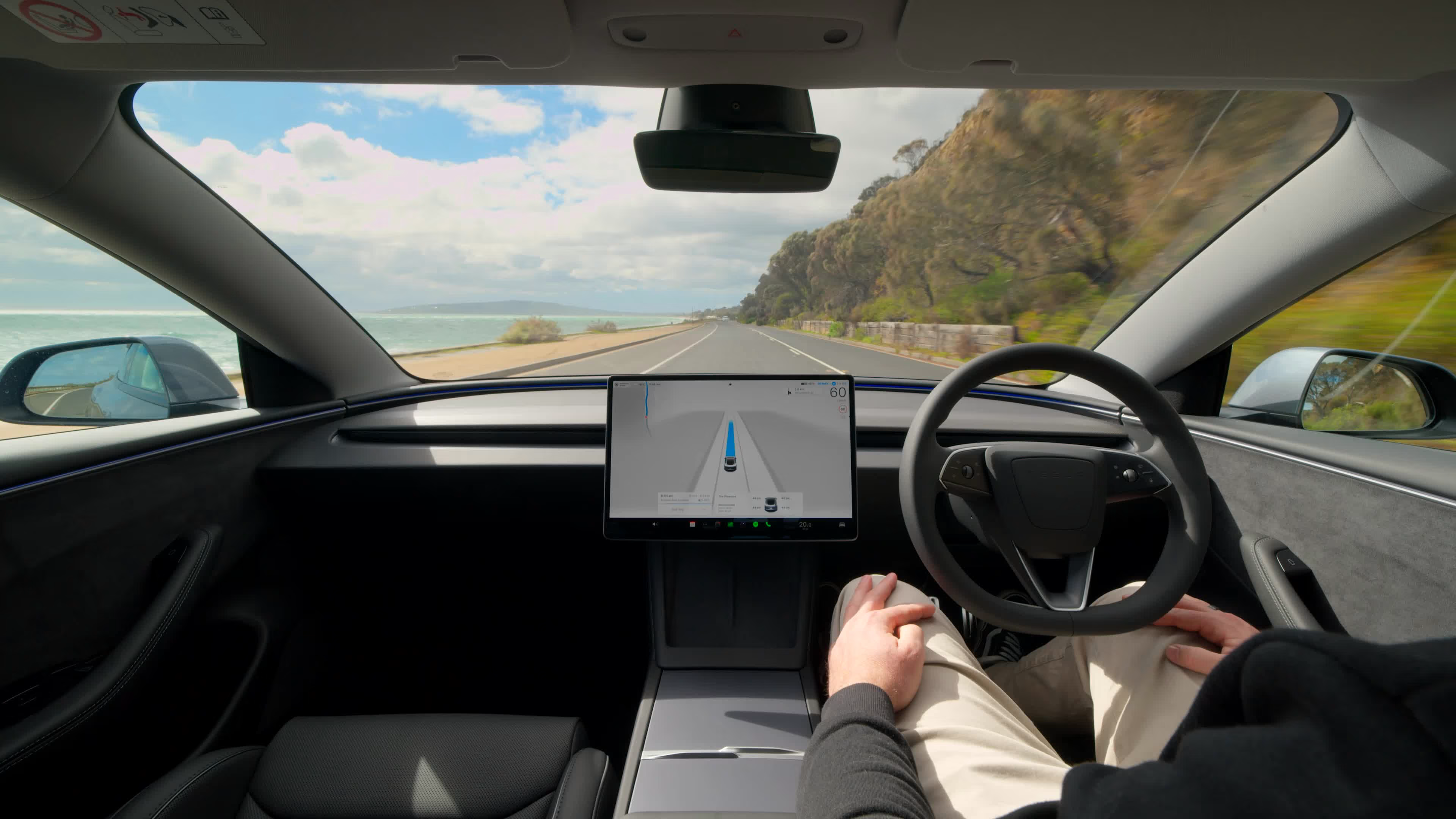 Tesla bouwt zelf zijn volledige autonome stack