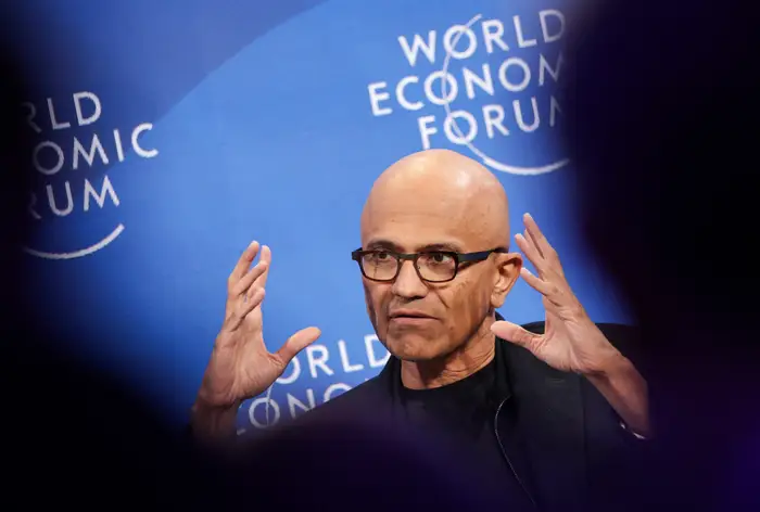 Microsofts CEO Nadella stimuleert omzetgroei via AI en Azure diensten