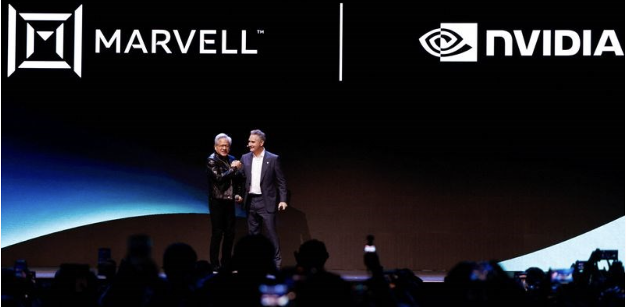 Marvell-CEO Matt Murphy samen met Nvidia-CEO Jensen Huang: