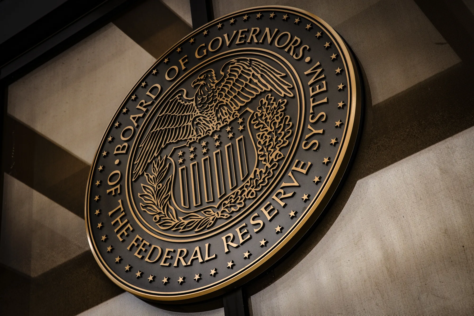 Fed waarschuwt, energie en geopolitiek houden inflatie hardnekkig hoog